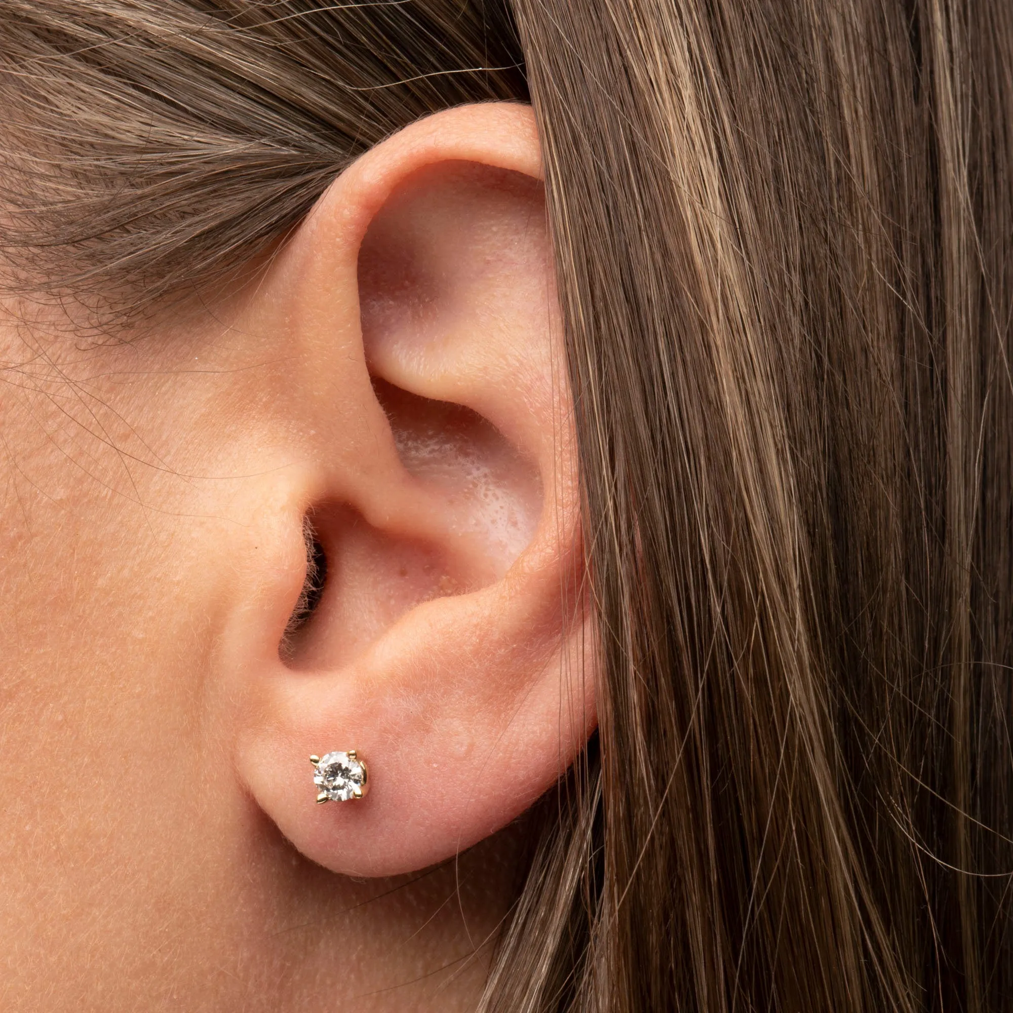 14k Round Diamond Studs