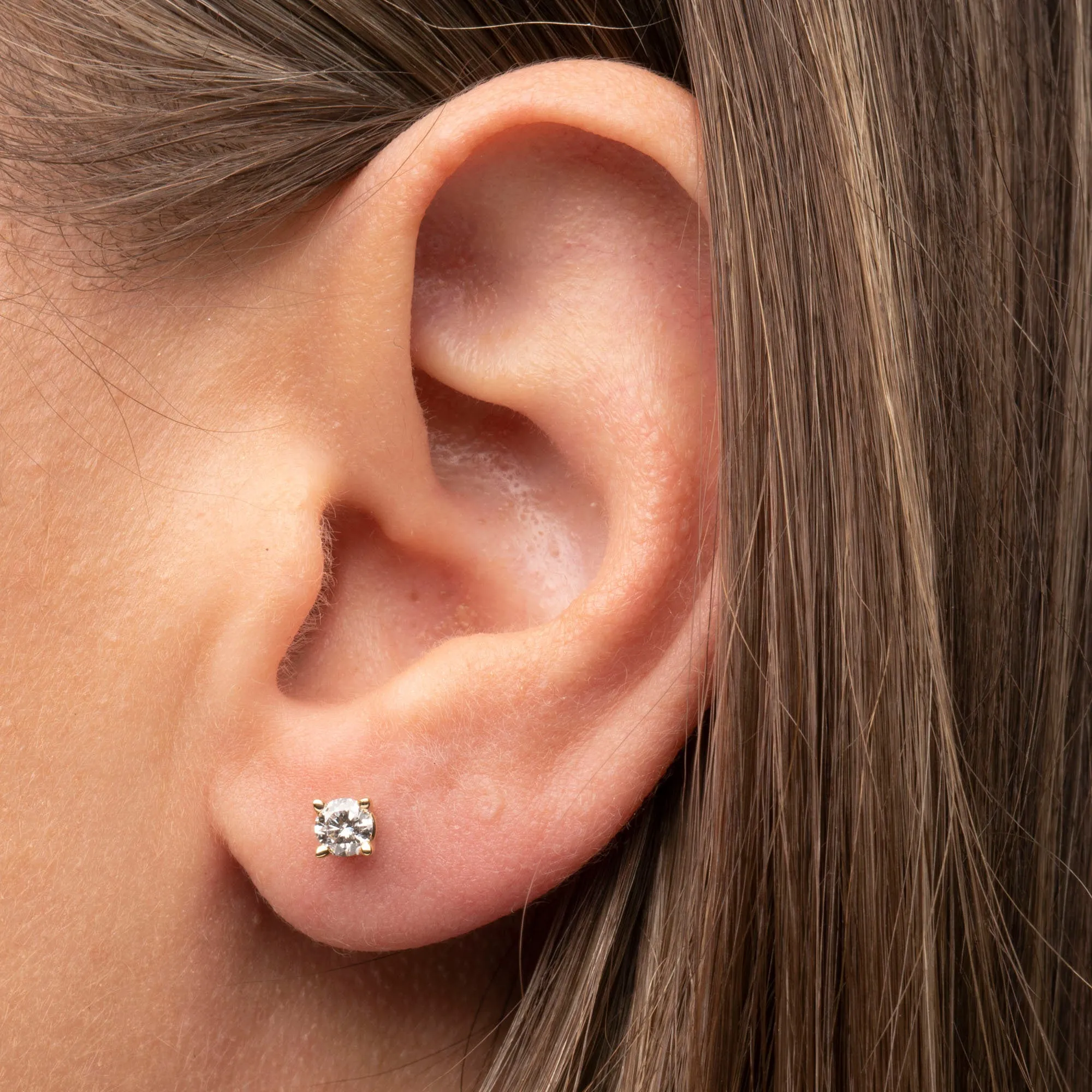 14k Round Diamond Studs