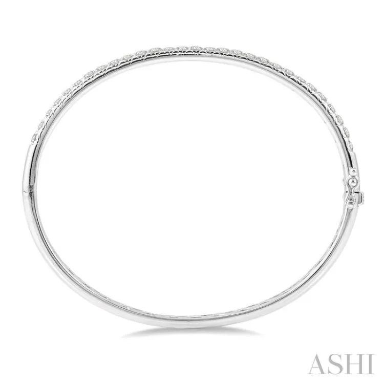 2 Ctw Round Cut Diamond Bangle in 14K White Gold