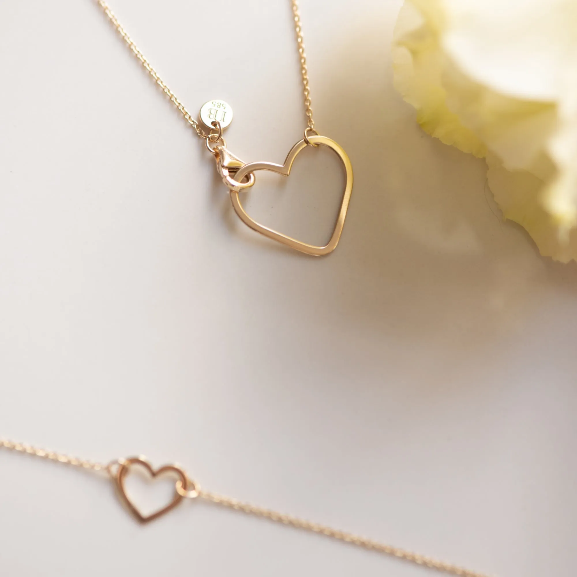 Belleville Amore 14 karat gold necklace with heart