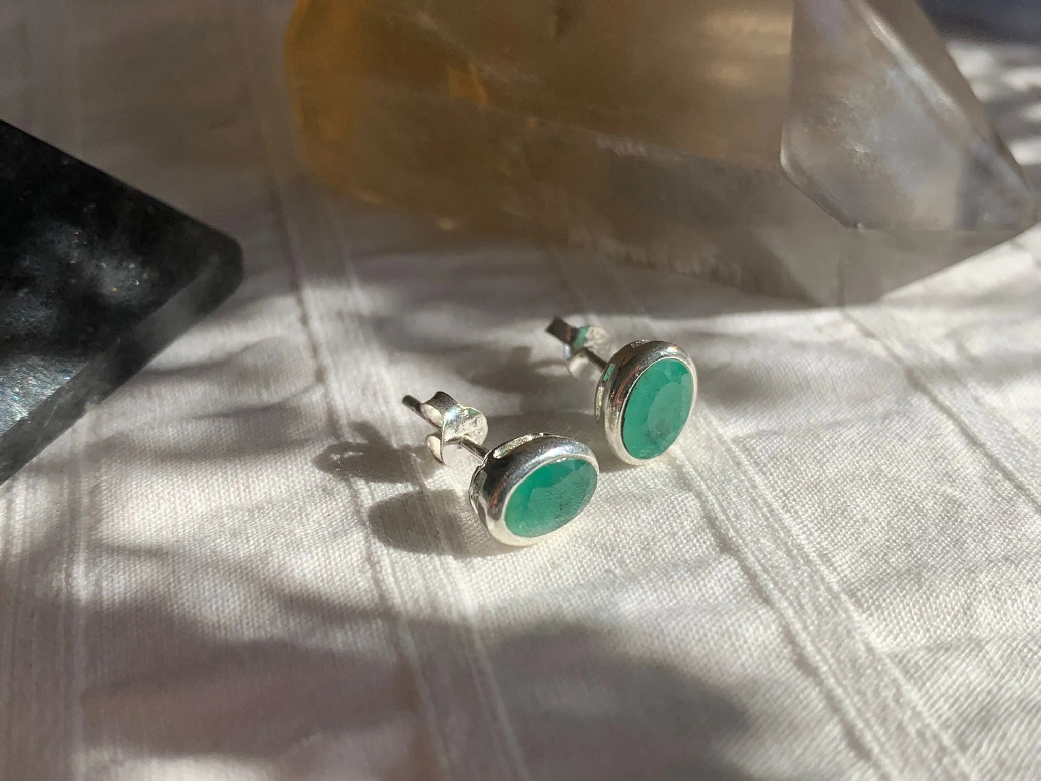 Emerald Naevia Studs - Oval