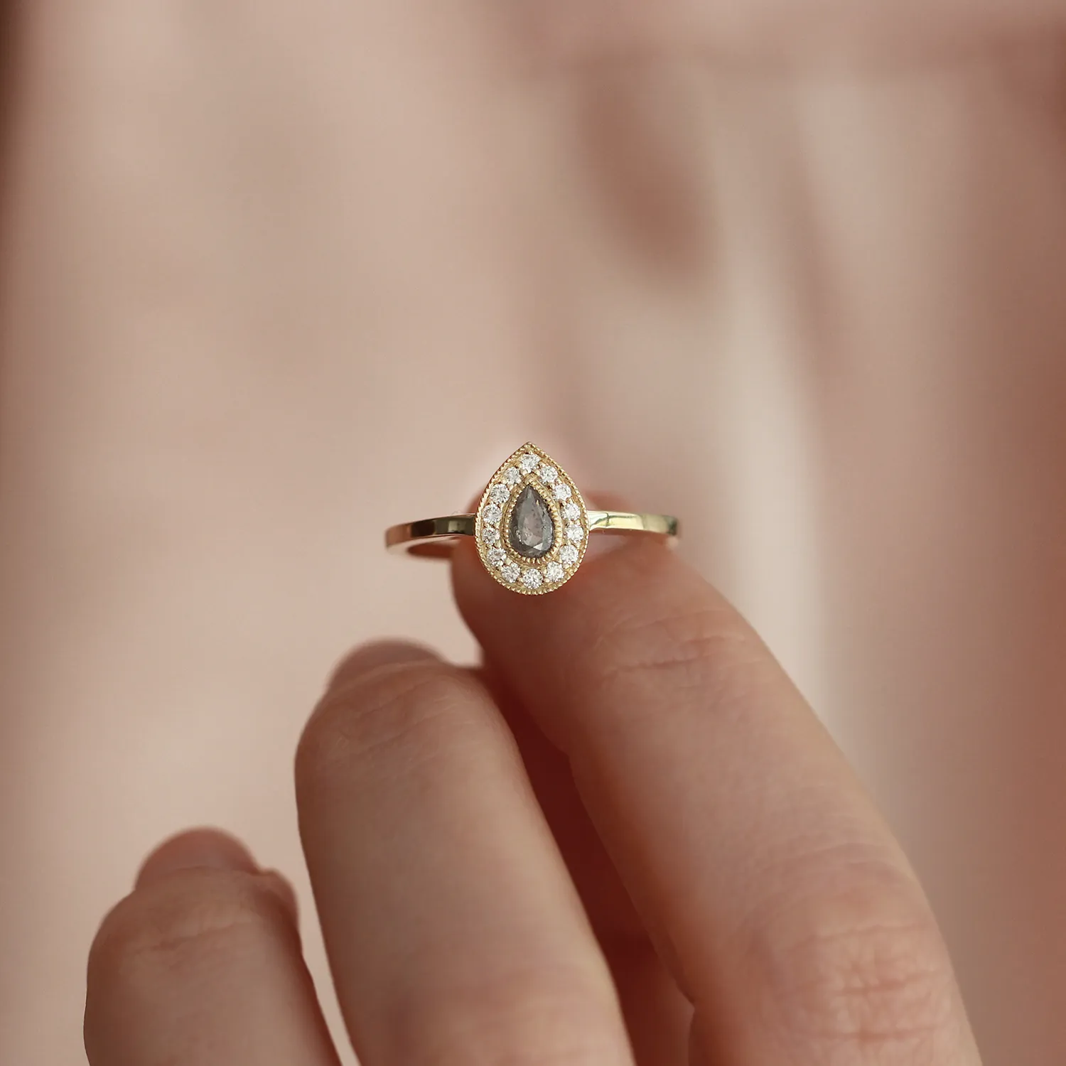 Luna Gold Ring Gray Diamond