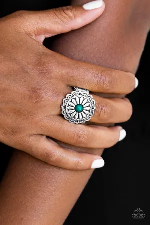 Paparazzi Ring ~ Daringly Daisy - Green