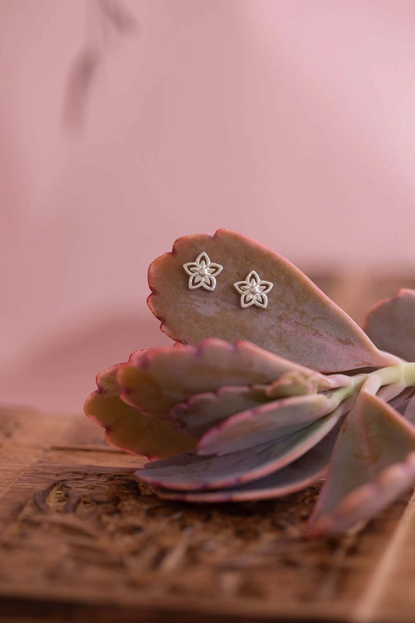 Tapa Flower Studs